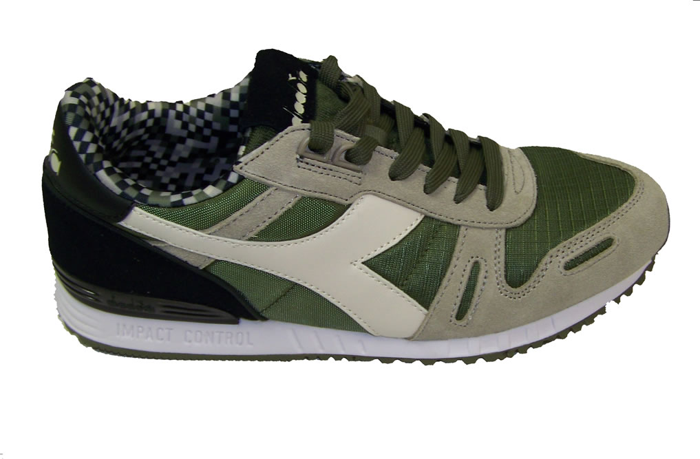 diadora titan camo